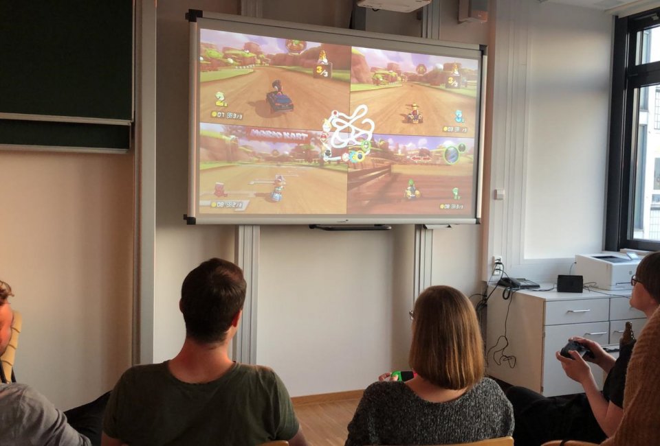 Gesellschafts-Abend für Bachelor-Studierende