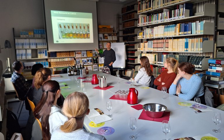 Weinseminar am Institut für Lebensmittelchemie Braunschweig